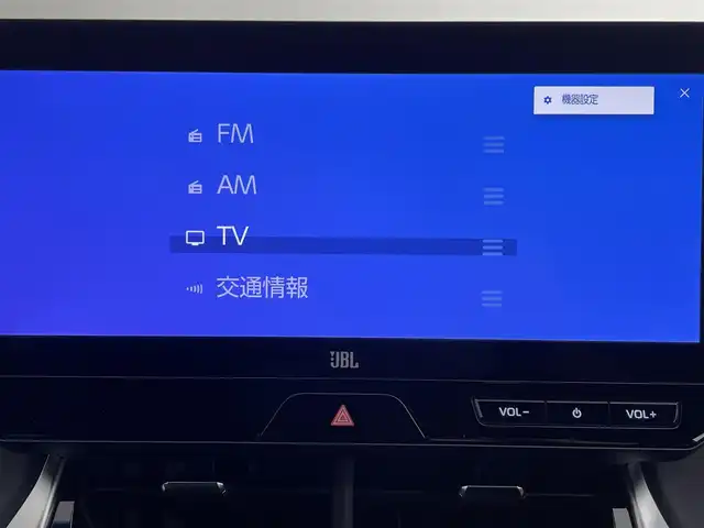 トヨタ ハリアー ハイブリッド Z 道央・札幌 2024(令6)年 3.4万km プラチナホワイトパールマイカ ・４WD/・寒冷地仕様/・12.3インチディスプレイオーディオ/　BT/フルセグ/USB/AppleCarPlay/・JBLサウンド/・ワイヤレス充電/・バックカメラ/・パワーバックドア/・デジタルインナーミラー/・レーダークルーズコントロール/・プリクラッシュセーフティ/・横滑り防止装置/・前後コーナーセンサー/・レーンキープアシスト/・BSM/・RCTA/・オートライト/・オートマチックハイビーム/・LEDヘッドライト/・運転席パワーシート/・ハーフレザーシート/・MTモード付AT/・スマートキー/・プッシュスタート/・純正フロアマット/・純正AW19インチ/・フロントフォグランプ/・ドアバイザー/・純正AW17インチ冬タイヤ積込