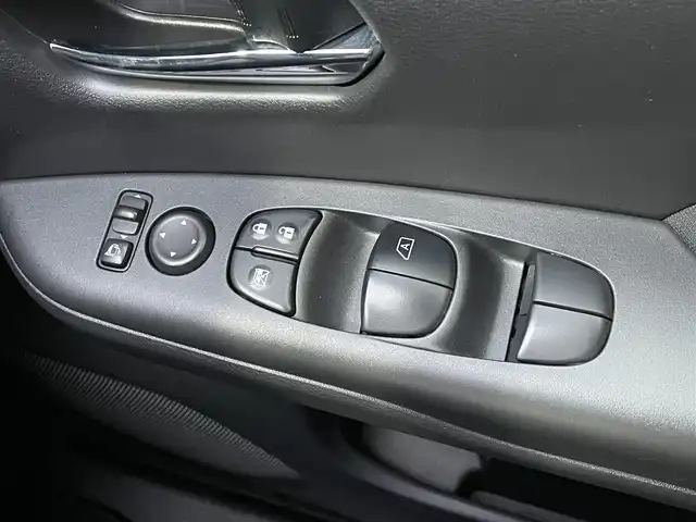 日産 セレナ ハイウェイスター 25thSP B 山口県 2017(平29)年 8万km ブリリアントシルバー ワンオーナー/純正9インチメモリーナビ/DVD/Blu-ray/AppleCarPlay/AndoidAuto/フルセグTV/バックカメラ/後席用フリップダウンモニター/両側パワースライドドア/車線逸脱警報/エマージェンシーブレーキ/プロパイロット/踏み間違え防止アシスト/車線逸脱防止支援システム/進入禁止標識認識機能/LEDオートヘッドライト/ナビ連動ドライブレコーダー/ETC