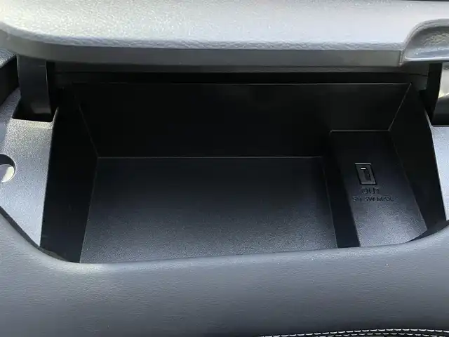 日産 セレナ ハイウェイスター 25thSP B 山口県 2017(平29)年 8万km ブリリアントシルバー ワンオーナー/純正9インチメモリーナビ/DVD/Blu-ray/AppleCarPlay/AndoidAuto/フルセグTV/バックカメラ/後席用フリップダウンモニター/両側パワースライドドア/車線逸脱警報/エマージェンシーブレーキ/プロパイロット/踏み間違え防止アシスト/車線逸脱防止支援システム/進入禁止標識認識機能/LEDオートヘッドライト/ナビ連動ドライブレコーダー/ETC