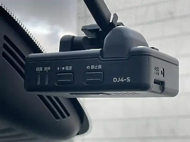 日産 セレナ ハイウェイスター 25thSP B 山口県 2017(平29)年 8万km ブリリアントシルバー ワンオーナー/純正9インチメモリーナビ/DVD/Blu-ray/AppleCarPlay/AndoidAuto/フルセグTV/バックカメラ/後席用フリップダウンモニター/両側パワースライドドア/車線逸脱警報/エマージェンシーブレーキ/プロパイロット/踏み間違え防止アシスト/車線逸脱防止支援システム/進入禁止標識認識機能/LEDオートヘッドライト/ナビ連動ドライブレコーダー/ETC