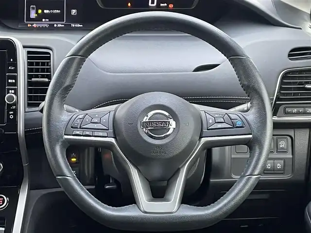 日産 セレナ ハイウェイスター 25thSP B 山口県 2017(平29)年 8万km ブリリアントシルバー ワンオーナー/純正9インチメモリーナビ/DVD/Blu-ray/AppleCarPlay/AndoidAuto/フルセグTV/バックカメラ/後席用フリップダウンモニター/両側パワースライドドア/車線逸脱警報/エマージェンシーブレーキ/プロパイロット/踏み間違え防止アシスト/車線逸脱防止支援システム/進入禁止標識認識機能/LEDオートヘッドライト/ナビ連動ドライブレコーダー/ETC