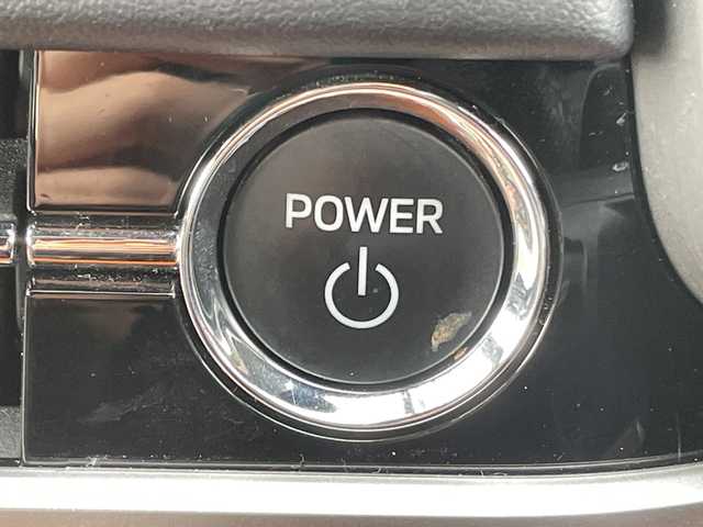 三菱 アウトランダー ＰＨＥＶ P 神奈川県 2022(令4)年 5.3万km ブラックダイヤモンド プラグインハイブリッド/4WD/SDナビ/（AM/FM/TV/USB/iPod/Bluetooth/CarPlay/AndroidAuto）/マルチアラウンドモニター（移動物検知機能付）/BOSEプレミアムサウンドシステム（9スピーカー）/ETC/e-Assist/衝突被害軽減ブレーキ（FCM）/踏み間違い衝突防止アシスト（EAPM）/車線逸脱警報（LDW）＆逸脱防止支援（LDP）/ふらつき警報（DAA）/前方衝突予測警報（PFCW）/MI-PILOT（レーダークルコン）/標識認識システム（TSR）/後側方衝突被害防止支援システム（ABSA）/後側方車両検知警報（レーンチェンジアシスト機能付）（BSW/LCA）/後退時車両検知警報（RCTA）/パーキングセンサー/ヒルディセントコントロール/セミアニリン本革シート（ブラック×サドルタン）/シートヒーター（D/N/2nd左右）/メモリーパワーシート（D/N）/HUD/パワーバックドア/左右＆後席独立オートエアコン/100V AC電源（1500W）/V2H用 DC電源（10kW）/アダプティブLEDヘッドライト（ALH）/ワイヤレス充電器/20AW