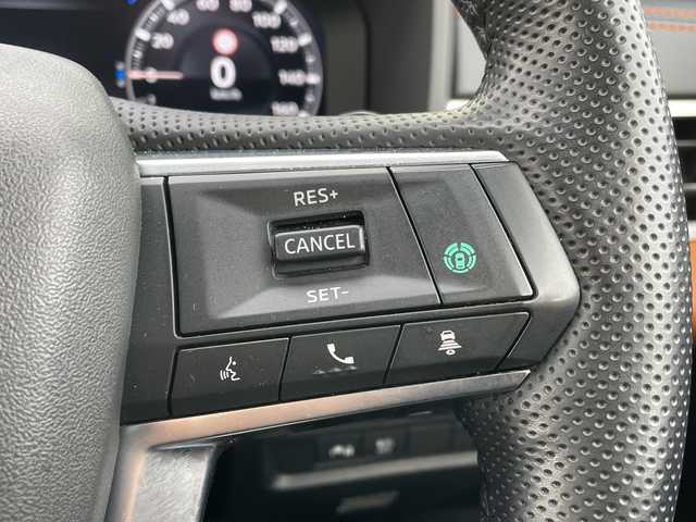 三菱 アウトランダー ＰＨＥＶ P 神奈川県 2022(令4)年 5.3万km ブラックダイヤモンド プラグインハイブリッド/4WD/SDナビ/（AM/FM/TV/USB/iPod/Bluetooth/CarPlay/AndroidAuto）/マルチアラウンドモニター（移動物検知機能付）/BOSEプレミアムサウンドシステム（9スピーカー）/ETC/e-Assist/衝突被害軽減ブレーキ（FCM）/踏み間違い衝突防止アシスト（EAPM）/車線逸脱警報（LDW）＆逸脱防止支援（LDP）/ふらつき警報（DAA）/前方衝突予測警報（PFCW）/MI-PILOT（レーダークルコン）/標識認識システム（TSR）/後側方衝突被害防止支援システム（ABSA）/後側方車両検知警報（レーンチェンジアシスト機能付）（BSW/LCA）/後退時車両検知警報（RCTA）/パーキングセンサー/ヒルディセントコントロール/セミアニリン本革シート（ブラック×サドルタン）/シートヒーター（D/N/2nd左右）/メモリーパワーシート（D/N）/HUD/パワーバックドア/左右＆後席独立オートエアコン/100V AC電源（1500W）/V2H用 DC電源（10kW）/アダプティブLEDヘッドライト（ALH）/ワイヤレス充電器/20AW