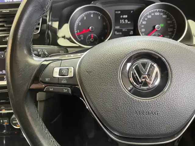 フォルクスワーゲン ゴルフ TSI ハイライン BMテクノ 岩手県 2013(平25)年 10.5万km ディープブラックパールエフェクト ターボ/パドルシフト/プリクラッシュセーフティシステム/レーンアシスト/アダプティブクルーズコントロール/オートブレーキホールド/純正オーディオ/カロッツェリアポータブルナビ/フルセグTV/ETC/オートライト/自動防眩ミラー/オートエアコン/横滑り防止装置/アイドリングストップ