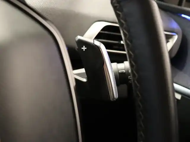 プジョー ３００８ GTライン 静岡県 2020(令2)年 1.8万km 赤 衝突軽減ブレーキ　/ＡＣＣ　/ＣａｒＰｌａｙ　/ＳＲ　/純正１８ＡＷ　/ＥＴＣ/ＬＥＤ　/パドルシフト　/アンビエントライト　/ワイヤレス充電　/ＢＳＭ　/ＬＫＡ　/電動リアゲート　/パワーシート／ヒーター／マッサージ