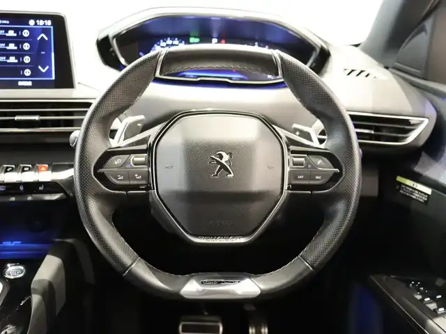 プジョー ３００８ GTライン 静岡県 2020(令2)年 1.8万km 赤 衝突軽減ブレーキ　/ＡＣＣ　/ＣａｒＰｌａｙ　/ＳＲ　/純正１８ＡＷ　/ＥＴＣ/ＬＥＤ　/パドルシフト　/アンビエントライト　/ワイヤレス充電　/ＢＳＭ　/ＬＫＡ　/電動リアゲート　/パワーシート／ヒーター／マッサージ