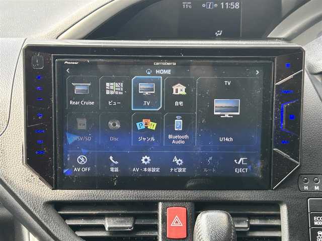 トヨタ ヴォクシー ZS 煌 岩手県 2018(平30)年 6.8万km ブラック 社外ナビ　/社外フリップダウンモニター　/両側パワースライドドア　/クルーズコントロール　/バックカメラ　/オートマチックハイビーム　/オートライト　/アイドリングストップ　/ＵＳＢ入力端子　/レーンキープアシスト/衝突軽減ブレーキ/横滑り防止装置