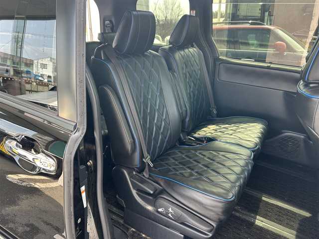 トヨタ ヴォクシー ZS 煌 岩手県 2018(平30)年 6.8万km ブラック 社外ナビ　/社外フリップダウンモニター　/両側パワースライドドア　/クルーズコントロール　/バックカメラ　/オートマチックハイビーム　/オートライト　/アイドリングストップ　/ＵＳＢ入力端子　/レーンキープアシスト/衝突軽減ブレーキ/横滑り防止装置