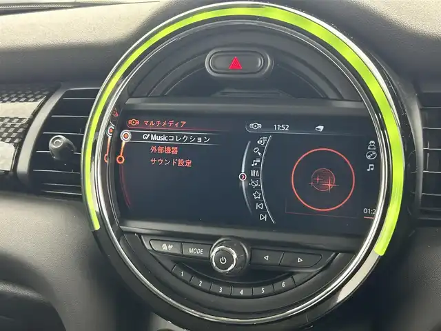 ＭＩＮＩ ミニ クーパー S セブン 熊本県 2017(平29)年 2.4万km ペッパー・ホワイト 禁煙車　/純正ナビ（ＢＴ・ｉｐｏｄ・ＵＳＢ）/バックカメラ　/社外前方ドライブレコーダー　/ビルトインＥＴＣ　/クルーズコントロール　/衝突軽減ブレーキ　/横滑り防止　/アイドリングストップ　/純正フロアマット/純正17インチAW/オートライト/LEDヘッドライト/スマートキー/プッシュスタート/スペアキー1本/保証書/取扱説明書