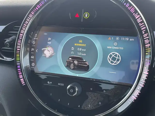 ＭＩＮＩ ＢＭＷ ミニ クーパー D ブリックレーンED 東京都 2022(令4)年 4.6万km ホワイト・シルバー 300台限定車/専用ルーフ・カラー　サン・マリノ・ブルー/専用ボンネット・ストライプ／サイド・ストライプ/専用サイド・スカットル/専用エクステリア・ステッカー/　　（3 Door：Bピラー/5 Door：Cピラー）/専用フローティング・ホイール・キャップ/専用フローズン・ブルー・アクセント・パーツ/　　ドア・ハンドル/ 専用フローズン・ブルー・アクセント・パーツ/　　テールゲート・ハンドル/専用フローズン・ブルー・アクセント・パーツ/　　ヘッドライト・フレーム／リア・コンビ・ランプ・フレーム/専用フローズン・ブルー・アクセント・パーツ/ 　MINIエンブレム（フロント／リア）/ボディー・カラー　ホワイト・シルバー・メタリック/ボディー・カラー　ムーンウォーク・グレー・メタリック/17インチ　アロイ・ホイール　ペダル・スポーク　ブラック/LED ヘッドライト/LED リア・コンビ・ランプ（ユニオン・ジャック・デザイン）
