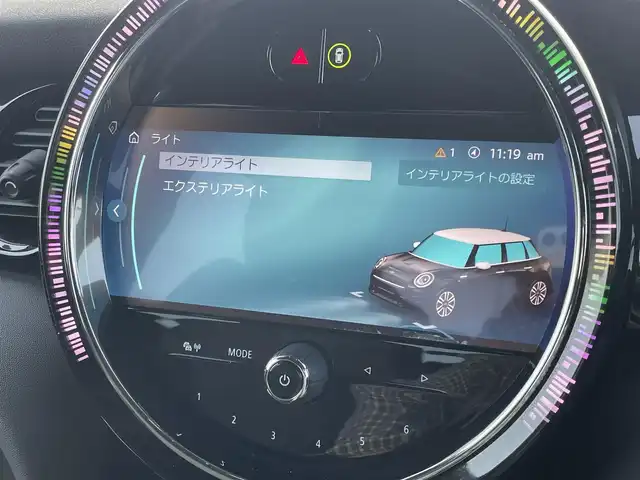 ＭＩＮＩ ＢＭＷ ミニ クーパー D ブリックレーンED 東京都 2022(令4)年 4.6万km ホワイト・シルバー 300台限定車/専用ルーフ・カラー　サン・マリノ・ブルー/専用ボンネット・ストライプ／サイド・ストライプ/専用サイド・スカットル/専用エクステリア・ステッカー/　　（3 Door：Bピラー/5 Door：Cピラー）/専用フローティング・ホイール・キャップ/専用フローズン・ブルー・アクセント・パーツ/　　ドア・ハンドル/ 専用フローズン・ブルー・アクセント・パーツ/　　テールゲート・ハンドル/専用フローズン・ブルー・アクセント・パーツ/　　ヘッドライト・フレーム／リア・コンビ・ランプ・フレーム/専用フローズン・ブルー・アクセント・パーツ/ 　MINIエンブレム（フロント／リア）/ボディー・カラー　ホワイト・シルバー・メタリック/ボディー・カラー　ムーンウォーク・グレー・メタリック/17インチ　アロイ・ホイール　ペダル・スポーク　ブラック/LED ヘッドライト/LED リア・コンビ・ランプ（ユニオン・ジャック・デザイン）