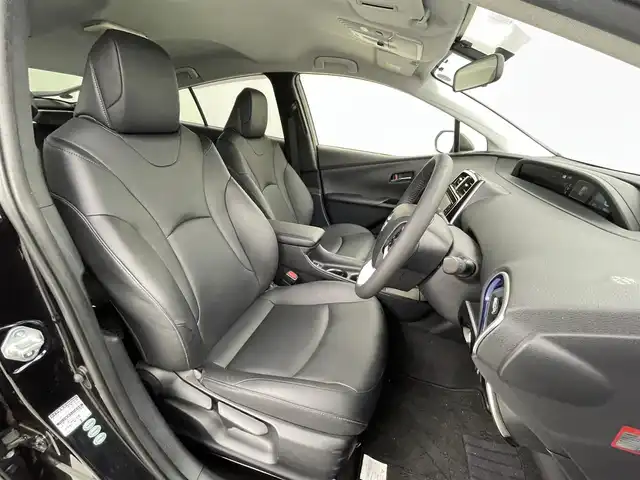 トヨタ プリウス S ツーリングセレクション 熊本県 2016(平28)年 4.7万km アティチュードブラックマイカ 純正ナビNSZT-W64（CD/フルセグＴＶ/BT/SD）/スマートキー×2/バックカメラ/ETC/前方ドライブレコーダー/横滑り防止/DN席シートヒーター/電動格納ミラー/ドアバイザー/純正フロアマット/オートライト/LEDヘッドライト/フォグライト/スマートキー/プッシュスタート/スペアキー1本/保証書
