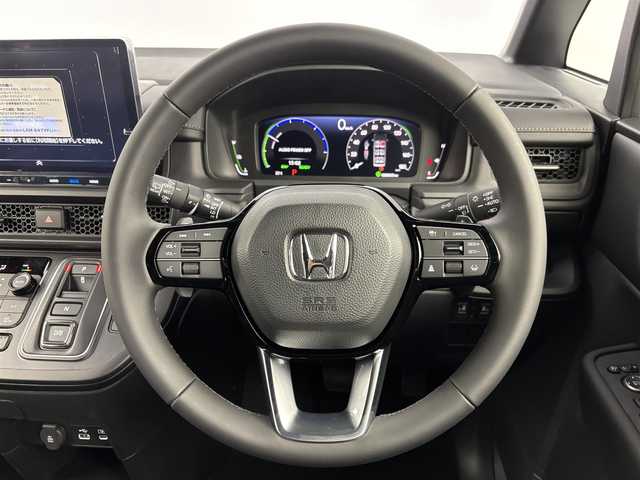 ホンダ ステップワゴン スパーダ eHEV 埼玉県 2025(令7)年 0.1万km未満 クリスタルブラックパール 純正ナビ（BT/AM/FM）/フルセグTV/パドルシフト/レーダークルーズコントロール/バックカメラ/横滑り防止装置/レーンキープアシスト/盗難防止装置/衝突軽減システム/コーナーセンサー/LEDヘッドライト/両側パワースライドドア/パワーバックドア/スマートキー/プッシュスタート