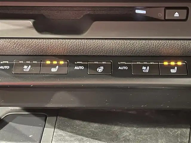 レクサス ＵＸ 250h Fスポーツ 愛知県 2021(令3)年 2.4万km ブラック 純正１２．３インチナビ　/（FM/AM/CD・DVD再生/SD/USB/Bluetooth)/衝突軽減ブレーキ　/レーダークルーズコントロール　/ベンチレーション　/シートヒーター　/三眼LED/LEDヘッドライト/ビルトインＥＴＣ２．０　/バックカメラ　/電動バックドア/デジタルインナーミラー　/ドライブレコーダー　/赤革シート/メモリー機能付電動パワーシート/パドルシフト/オートブレーキホールド機能