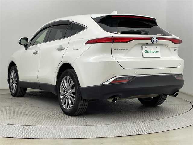 トヨタ ハリアー ハイブリッド Z レザーパッケージ 道央・札幌 2020(令2)年 5.7万km ホワイトパールクリスタルシャイン ・ワンオーナー/・４WD/・寒冷地仕様/・12.3インチコネクテッドナビ/　BT/USB/Miracast/フルセグ/・JBLサウンドシステム/・パノラミックビューモニター/・デジタルインナーミラー/・純正ドライブレコーダー/・ビルトインETC2.0/・トヨタセーフティセンス/・プリクラッシュセーフティ/・レーダークルーズコントロール/・レーンキープアシスト/・オートハイビーム/・クリアランスソナー/・BSM/・HUD/・パワーバックドア/・レザーシート/・前席パワーシート/・前席エア/シートヒーター/・フロントデアイサー/・LEDヘッドライト/・フォグライト/・オートライト/・プッシュスタート/・スマートキー/・スペアキー×１/・純正エンジンスターター/・純正フロアマット/・ドアバイザー/・純正19インチAW/・純正AW付スタッドレス積込