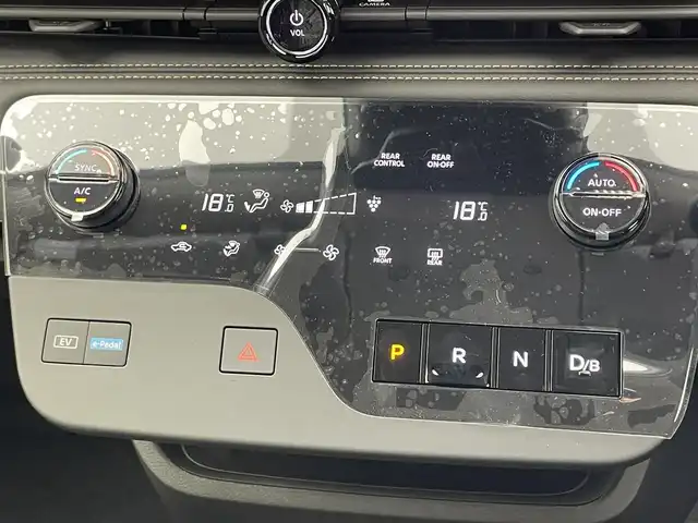 日産 セレナ e－パワー ハイウェイスター V 宮城県 2025(令7)年 0.1万km未満 白 e-POWER　ハイウエイスターV　ヘッドランプ オートレベライザー+アダプティブLEDヘッドライトシステム+インテリジェント アラウンドビューモニター（移動物 検知機能付）+インテリジェント ルームミラー+アドバンスドドライブアシストディスプレイ（12.3インチカラーディスプレイ）+統合型インターフェースディスプレイ+ワイヤレス充電器+6スピーカー+NissanConnectナビゲーションシステム（地デジ内蔵）+車載通信ユニット（TCU［Telematics Control Unit］）+ETC2.0ユニット（ビルトインタイプ）+ドライブレコーダー（前後セット）+プロパイロット（ナビリンク機能付）+プロパイロット緊急停止支援システム（SOSコール機能付）+SOSコール（488/400円）