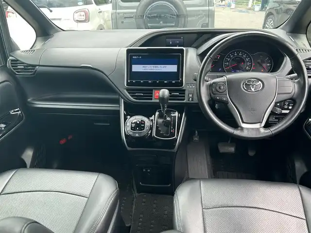 トヨタ ヴォクシー ZS 煌Ⅱ 大阪府 2019(令1)年 3.4万km ブラック 純正９インチナビ/   フルセグTV/CD/DVD/Bluetooth/USB/バックモニター/１２インチ後席モニター/衝突軽減ブレーキ/横滑り防止装置/アイドリングストップ/両側パワースライドドア/クルーズコントロール/レーンキープアシスト/前後ドライブレコーダー/オートマチックハイビーム/純正16インチアルミホイール/純正フロアマット/プッシュスタート/スマートキー/ＥＴＣ/ＬＥＤライト/禁煙車
