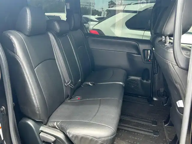 トヨタ ヴォクシー ZS 煌Ⅱ 大阪府 2019(令1)年 3.4万km ブラック 純正９インチナビ/   フルセグTV/CD/DVD/Bluetooth/USB/バックモニター/１２インチ後席モニター/衝突軽減ブレーキ/横滑り防止装置/アイドリングストップ/両側パワースライドドア/クルーズコントロール/レーンキープアシスト/前後ドライブレコーダー/オートマチックハイビーム/純正16インチアルミホイール/純正フロアマット/プッシュスタート/スマートキー/ＥＴＣ/ＬＥＤライト/禁煙車
