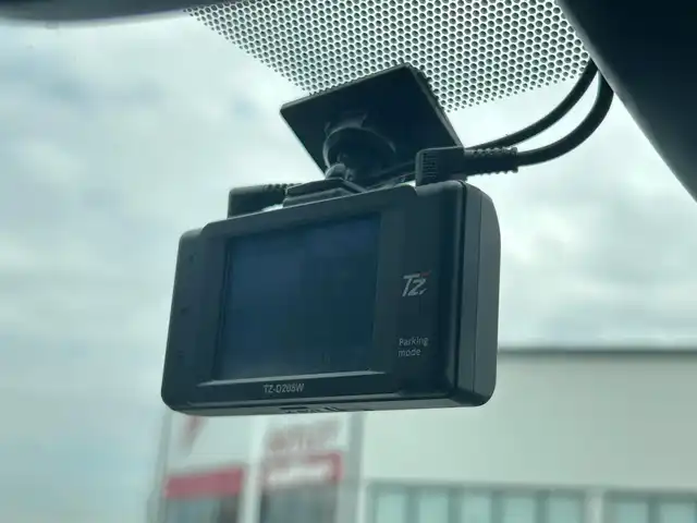 トヨタ ヴォクシー ZS 煌Ⅱ 大阪府 2019(令1)年 3.4万km ブラック 純正９インチナビ/   フルセグTV/CD/DVD/Bluetooth/USB/バックモニター/１２インチ後席モニター/衝突軽減ブレーキ/横滑り防止装置/アイドリングストップ/両側パワースライドドア/クルーズコントロール/レーンキープアシスト/前後ドライブレコーダー/オートマチックハイビーム/純正16インチアルミホイール/純正フロアマット/プッシュスタート/スマートキー/ＥＴＣ/ＬＥＤライト/禁煙車