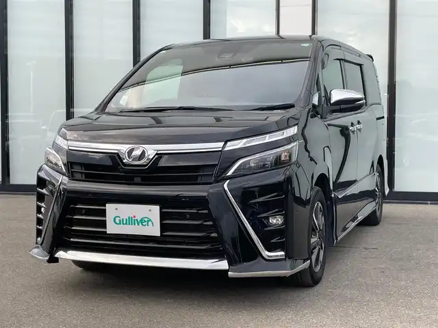 トヨタ ヴォクシー ZS 煌Ⅱ 大阪府 2019(令1)年 3.4万km ブラック 純正９インチナビ/   フルセグTV/CD/DVD/Bluetooth/USB/バックモニター/１２インチ後席モニター/衝突軽減ブレーキ/横滑り防止装置/アイドリングストップ/両側パワースライドドア/クルーズコントロール/レーンキープアシスト/前後ドライブレコーダー/オートマチックハイビーム/純正16インチアルミホイール/純正フロアマット/プッシュスタート/スマートキー/ＥＴＣ/ＬＥＤライト/禁煙車