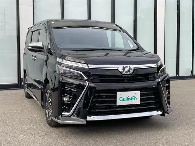 トヨタ ヴォクシー ZS 煌Ⅱ 大阪府 2019(令1)年 3.4万km ブラック 純正９インチナビ/   フルセグTV/CD/DVD/Bluetooth/USB/バックモニター/１２インチ後席モニター/衝突軽減ブレーキ/横滑り防止装置/アイドリングストップ/両側パワースライドドア/クルーズコントロール/レーンキープアシスト/前後ドライブレコーダー/オートマチックハイビーム/純正16インチアルミホイール/純正フロアマット/プッシュスタート/スマートキー/ＥＴＣ/ＬＥＤライト/禁煙車