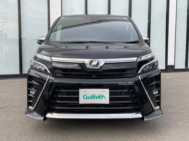 トヨタ ヴォクシー ZS 煌Ⅱ 大阪府 2019(令1)年 3.4万km ブラック 純正９インチナビ/   フルセグTV/CD/DVD/Bluetooth/USB/バックモニター/１２インチ後席モニター/衝突軽減ブレーキ/横滑り防止装置/アイドリングストップ/両側パワースライドドア/クルーズコントロール/レーンキープアシスト/前後ドライブレコーダー/オートマチックハイビーム/純正16インチアルミホイール/純正フロアマット/プッシュスタート/スマートキー/ＥＴＣ/ＬＥＤライト/禁煙車