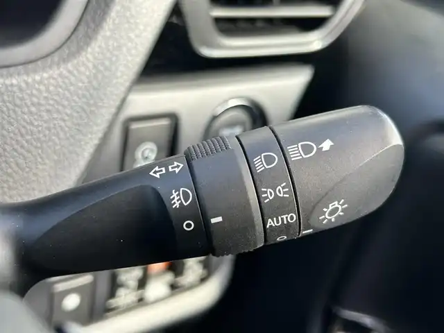 トヨタ ヴォクシー ZS 煌Ⅱ 大阪府 2019(令1)年 3.4万km ブラック 純正９インチナビ/   フルセグTV/CD/DVD/Bluetooth/USB/バックモニター/１２インチ後席モニター/衝突軽減ブレーキ/横滑り防止装置/アイドリングストップ/両側パワースライドドア/クルーズコントロール/レーンキープアシスト/前後ドライブレコーダー/オートマチックハイビーム/純正16インチアルミホイール/純正フロアマット/プッシュスタート/スマートキー/ＥＴＣ/ＬＥＤライト/禁煙車