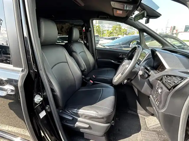 トヨタ ヴォクシー ZS 煌Ⅱ 大阪府 2019(令1)年 3.4万km ブラック 純正９インチナビ/   フルセグTV/CD/DVD/Bluetooth/USB/バックモニター/１２インチ後席モニター/衝突軽減ブレーキ/横滑り防止装置/アイドリングストップ/両側パワースライドドア/クルーズコントロール/レーンキープアシスト/前後ドライブレコーダー/オートマチックハイビーム/純正16インチアルミホイール/純正フロアマット/プッシュスタート/スマートキー/ＥＴＣ/ＬＥＤライト/禁煙車