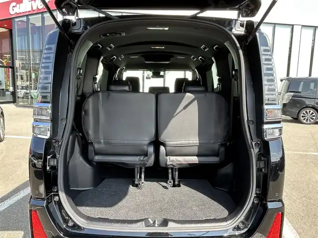 トヨタ ヴォクシー ZS 煌Ⅱ 大阪府 2019(令1)年 3.4万km ブラック 純正９インチナビ/   フルセグTV/CD/DVD/Bluetooth/USB/バックモニター/１２インチ後席モニター/衝突軽減ブレーキ/横滑り防止装置/アイドリングストップ/両側パワースライドドア/クルーズコントロール/レーンキープアシスト/前後ドライブレコーダー/オートマチックハイビーム/純正16インチアルミホイール/純正フロアマット/プッシュスタート/スマートキー/ＥＴＣ/ＬＥＤライト/禁煙車