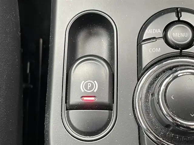 ＭＩＮＩ ＢＭＷ ミニ クーパー SD エッセンシャルトリム 滋賀県 2021(令3)年 6万km アイランドブルー 禁煙車/純正8.8インチナビ/・Bluetooth・AM・Fm/バックカメラ/ETC/前後ドライブレコーダー/追従クルーズコントロール/パドルシフト/電動パーキングブレーキ/レザーシート/前後シートヒーター/革巻きステアリング/ステアリングスイッチ/コーナーセンサー/スマートキー/スペアキー/オートライト/LEDヘッドライト/オートエアコン
