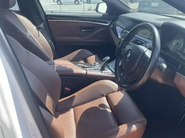 ＢＭＷ アクティブハイブリッド 5 Mスポーツ 三重県 2013(平25)年 9.9万km 白 純正メーカーHDDナビ/バックカメラ/フロントエアロバンパー/E-8スポーツAT/五人乗り/大型サイドシルスポイラー/リアエアロバンパー/革スポーツシート/シートヒーター/SRSエアバック（運転席/助手席/サイド/カーテン）/プッシュスタート