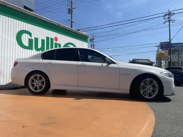 ＢＭＷ アクティブハイブリッド 5 Mスポーツ 三重県 2013(平25)年 9.9万km 白 純正メーカーHDDナビ/バックカメラ/フロントエアロバンパー/E-8スポーツAT/五人乗り/大型サイドシルスポイラー/リアエアロバンパー/革スポーツシート/シートヒーター/SRSエアバック（運転席/助手席/サイド/カーテン）/プッシュスタート