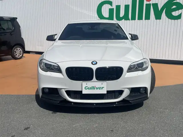 ＢＭＷ アクティブハイブリッド 5 Mスポーツ 三重県 2013(平25)年 9.9万km 白 純正メーカーHDDナビ/バックカメラ/フロントエアロバンパー/E-8スポーツAT/五人乗り/大型サイドシルスポイラー/リアエアロバンパー/革スポーツシート/シートヒーター/SRSエアバック（運転席/助手席/サイド/カーテン）/プッシュスタート
