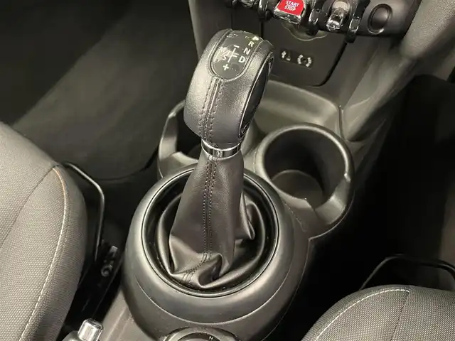ＭＩＮＩ ミニ 岡山県 2016(平28)年 3.5万km ペッパー・ホワイト 純正ナビ/バックカメラ/Bluetooth/ETC/ドライブレコーダー/プッシュスタート/アイドリングストップ/横滑り防止装置/衝突軽減防止装置/純正１６インチアルミホイール/オートライト/オートハイビーム