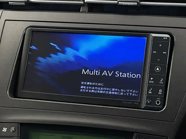 トヨタ プリウス S ツーリングセレクション 新潟県 2010(平22)年 3.9万km ホワイトパールクリスタルシャイン SDナビ　/バックカメラ　/フルセグ　/前後ドライブレコーダー　/前後コーナーセンサー　/LEDオートライト　/取扱説明書　/スマートキー　/ETC　/純正フロアマット　/純正１７インチアルミホイール　/横滑り防止装置　