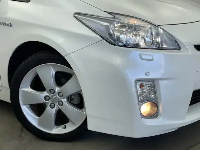 トヨタ プリウス S ツーリングセレクション 新潟県 2010(平22)年 3.9万km ホワイトパールクリスタルシャイン SDナビ　/バックカメラ　/フルセグ　/前後ドライブレコーダー　/前後コーナーセンサー　/LEDオートライト　/取扱説明書　/スマートキー　/ETC　/純正フロアマット　/純正１７インチアルミホイール　/横滑り防止装置　