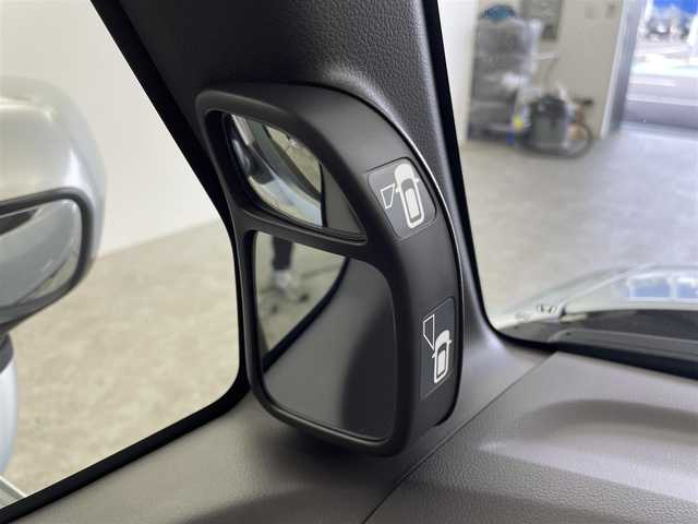 ホンダ Ｎ ＢＯＸ G Lパッケージ 群馬県 2012(平24)年 5.9万km クールミストメタリック 純正７インチナビ　バックカメラ　両側パワースライドドア　ドライブレコーダー　ＥＴＣ　　スマートキー　プッシュスタート　横滑り防止装置　盗難防止装置　ＡＢＳ　純正フロアマット　アイドリングストップ　禁煙