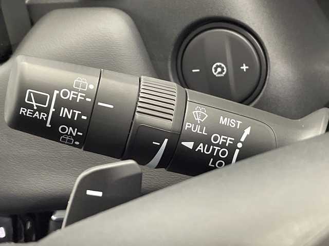 ホンダ ヴェゼル ハイブリッド e:HEV Z 栃木県 2025(令7)年 0.1千km クリスタルブラックパール 純正9インチホンダコネクトディスプレイナビ/(フルセグTV・Bluetooth)/バックカメラ/フロントグリル(メーカーオプション)　ベルリナブラック/ホンダセンシング/ ・衝突軽減システム/ ・車線維持システム/ ・アダプティブクルーズコントロール/ ・オートハイビーム/ ・アダプティブクルーズコントロール/前後コーナーセンサー/置くだけ充電/純正ビルトインETC2.0/ハーフレザーシート/シートヒーター/パワーバックドア/純正アルミホイール/スマートキー/プッシュスタート