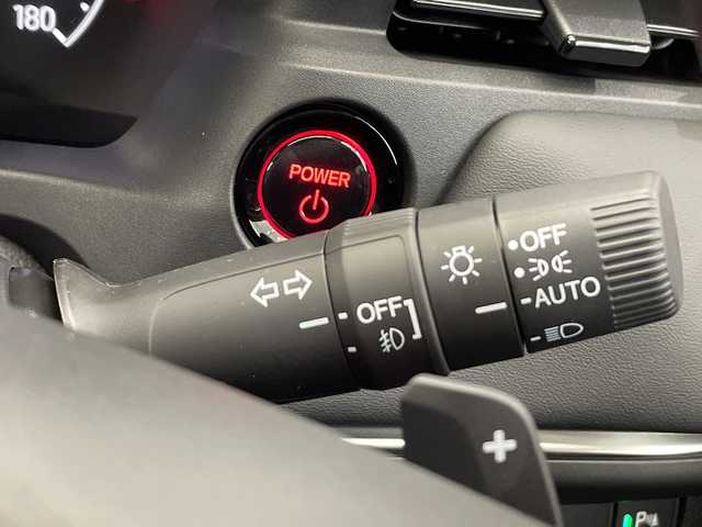 ホンダ ヴェゼル ハイブリッド e:HEV Z 栃木県 2025(令7)年 0.1千km クリスタルブラックパール 純正9インチホンダコネクトディスプレイナビ/(フルセグTV・Bluetooth)/バックカメラ/フロントグリル(メーカーオプション)　ベルリナブラック/ホンダセンシング/ ・衝突軽減システム/ ・車線維持システム/ ・アダプティブクルーズコントロール/ ・オートハイビーム/ ・アダプティブクルーズコントロール/前後コーナーセンサー/置くだけ充電/純正ビルトインETC2.0/ハーフレザーシート/シートヒーター/パワーバックドア/純正アルミホイール/スマートキー/プッシュスタート