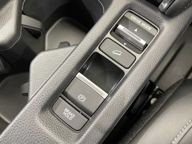 ホンダ ヴェゼル ハイブリッド e:HEV Z 栃木県 2025(令7)年 0.1千km クリスタルブラックパール 純正9インチホンダコネクトディスプレイナビ/(フルセグTV・Bluetooth)/バックカメラ/フロントグリル(メーカーオプション)　ベルリナブラック/ホンダセンシング/ ・衝突軽減システム/ ・車線維持システム/ ・アダプティブクルーズコントロール/ ・オートハイビーム/ ・アダプティブクルーズコントロール/前後コーナーセンサー/置くだけ充電/純正ビルトインETC2.0/ハーフレザーシート/シートヒーター/パワーバックドア/純正アルミホイール/スマートキー/プッシュスタート