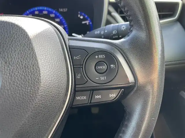 トヨタ カローラ クロス Z 福岡県 2022(令4)年 5.2万km アティチュードブラックマイカ トヨタセーフティセンス/バックカメラ/レーンキープアシスト/コーナーセンサー/BT/ETC/USB/純正フロアマット/純正アルミホイール/モデリスタエアロパーツ/プッシュスタート/スマートキー/オートハイビーム/LEDヘッド/ガラスルーフ/ルーフレール