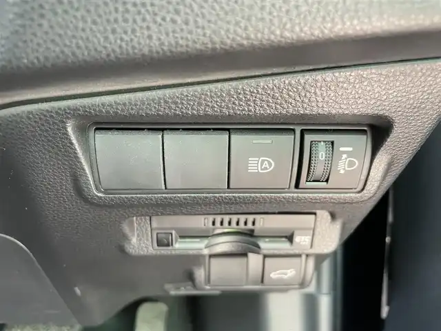 トヨタ カローラ クロス Z 福岡県 2022(令4)年 5.2万km アティチュードブラックマイカ トヨタセーフティセンス/バックカメラ/レーンキープアシスト/コーナーセンサー/BT/ETC/USB/純正フロアマット/純正アルミホイール/モデリスタエアロパーツ/プッシュスタート/スマートキー/オートハイビーム/LEDヘッド/ガラスルーフ/ルーフレール