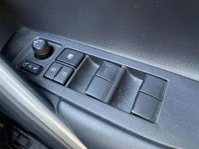 トヨタ カローラ クロス Z 福岡県 2022(令4)年 5.2万km アティチュードブラックマイカ トヨタセーフティセンス/バックカメラ/レーンキープアシスト/コーナーセンサー/BT/ETC/USB/純正フロアマット/純正アルミホイール/モデリスタエアロパーツ/プッシュスタート/スマートキー/オートハイビーム/LEDヘッド/ガラスルーフ/ルーフレール