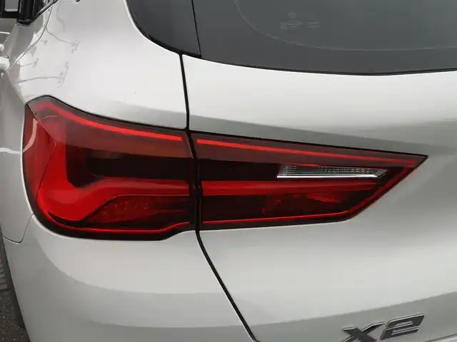 ＢＭＷ Ｘ２ xDrive20i MスポーツX 茨城県 2018(平30)年 5.3万km 白 純正ナビ/【AM・FM・音楽ライブラリ・USB・CD・DVD・BT】/パーキングアシスト/パワーシート/シートメモリ/シートヒーター/パドルシフト/レーダークルコン/Bカメラ/ETC/アイドリングストップ/前方ドラレコ/前後コーナーセンサー/HUD/電動リアゲート/ダウンヒルアシストコントロール/ハイオクガソリン車