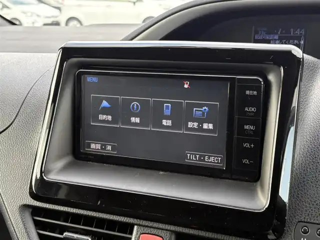 トヨタ ヴォクシー ZS 煌 大分県 2015(平27)年 8.9万km ブラック 純正ナビ（NSZT-W64）/Bluetooth/バックカメラ/フルセグTV/フリップダウンモニター/ビルトインETC/ドライブレコーダー/オートライト/LEDヘッドランプ/純正AW/モデリスタエアロ/社外フロアマット/スマートキー