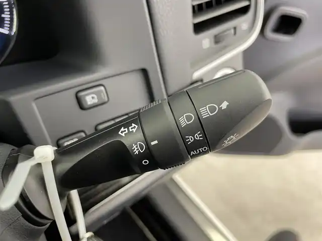 トヨタ クラウン ハイブリッド アスリートS Four 富山県 2018(平30)年 2.7万km ホワイトパールクリスタルシャイン 4WD/純正ナビ（AM/FM/CD/DVD/BD/SD/BT）/フルセグTV/バックカメラ/社外AW付き冬タイヤ積込/レーダークルーズコントロール/プリクラッシュセーフティ/レーンキープアシスト/LEDヘッドライト/オートライト/クリアランスソナー/レザーシート/前席シートヒーター/ビルトインETC/純正フロアマット/スマートキー×２/プッシュスタート/取扱説明書/保証書