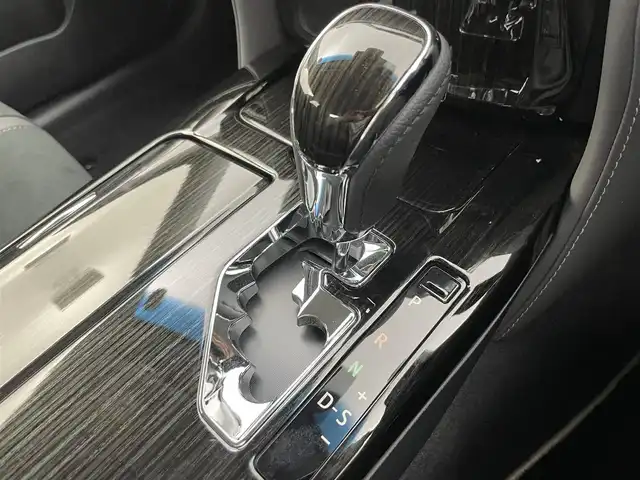 トヨタ クラウン ハイブリッド アスリートS Four 富山県 2018(平30)年 2.7万km ホワイトパールクリスタルシャイン 4WD/純正ナビ（AM/FM/CD/DVD/BD/SD/BT）/フルセグTV/バックカメラ/社外AW付き冬タイヤ積込/レーダークルーズコントロール/プリクラッシュセーフティ/レーンキープアシスト/LEDヘッドライト/オートライト/クリアランスソナー/レザーシート/前席シートヒーター/ビルトインETC/純正フロアマット/スマートキー×２/プッシュスタート/取扱説明書/保証書