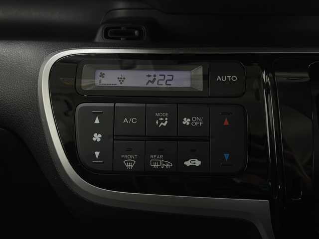 ホンダ Ｎ ＢＯＸ カスタム G SSパッケージ 長野県 2017(平29)年 2.7万km クリスタルブラックパール 純正SDナビ　(VXM-185VFEi)/（フルセグテレビ＆SD＆CD＆Bluetooth）/バックカメラ/両側パワースライドドア/前席シートヒーター/ビルトインETC/チップアップシート/オートエアコン/シートカバー調/ステアリングスイッチ/ドリンクホルダー/後席サンシェード/オートライト/純正フロアマット/１４インチ純正アルミホイール/スマートキー