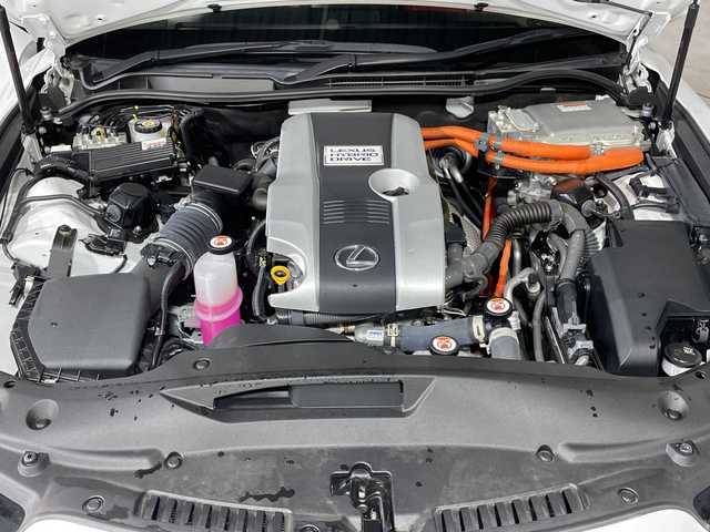 レクサス ＩＳ 300h Fスポーツ 福岡県 2022(令4)年 2万km ホワイトノーヴァガラスフレーク サンルーフ/アラウンドビューモニター/純正メモリナビ/フルセグテレビ/赤革シート/シートヒーター/BSM/ETC2.0/レーダークルーズコントロール/カードキー有り