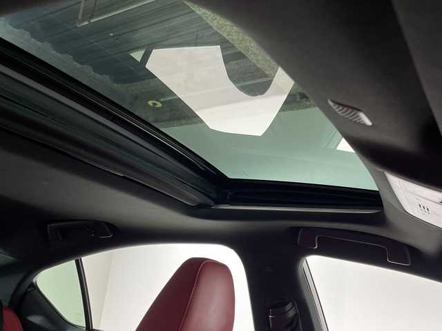 レクサス ＩＳ 300h Fスポーツ 福岡県 2022(令4)年 2万km ホワイトノーヴァガラスフレーク サンルーフ/アラウンドビューモニター/純正メモリナビ/フルセグテレビ/赤革シート/シートヒーター/BSM/ETC2.0/レーダークルーズコントロール/カードキー有り